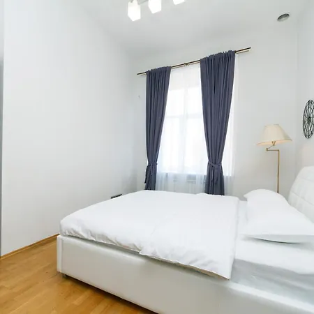 Lux Near Maidan, Khreschutyk 3br