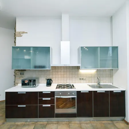 דירה Lux Near Maidan, Khreschutyk 3br