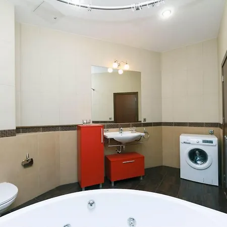 דירה Lux Near Maidan, Khreschutyk 3br קייב