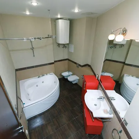Lux Near Maidan, Khreschutyk 3br *