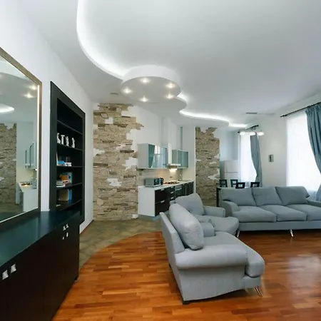 Lux Near Maidan, Khreschutyk 3br